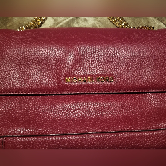 Authentic Michael Kors Pebbled Leather Bag - Picture 3 of 8